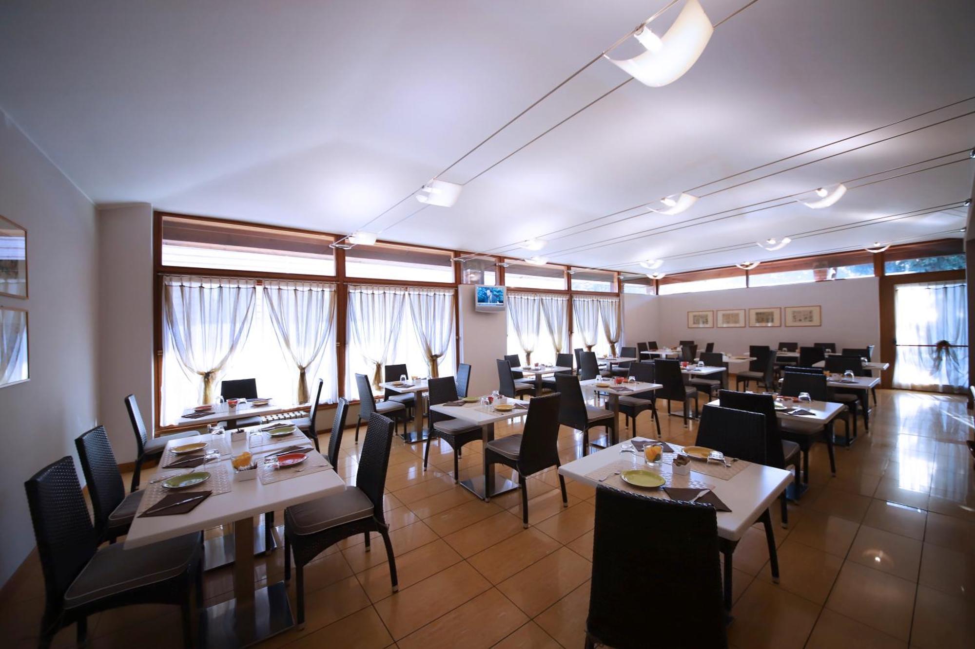 Monica Hotel Fiera Pregnana Milanese Buitenkant foto