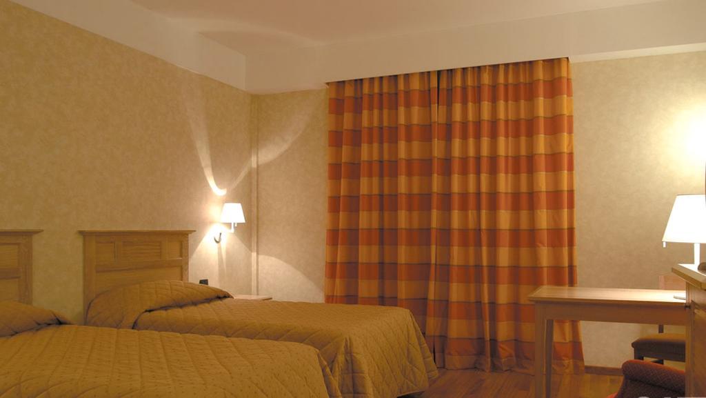 Monica Hotel Fiera Pregnana Milanese Buitenkant foto