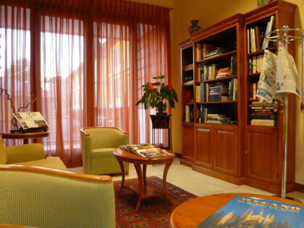 Monica Hotel Fiera Pregnana Milanese Buitenkant foto
